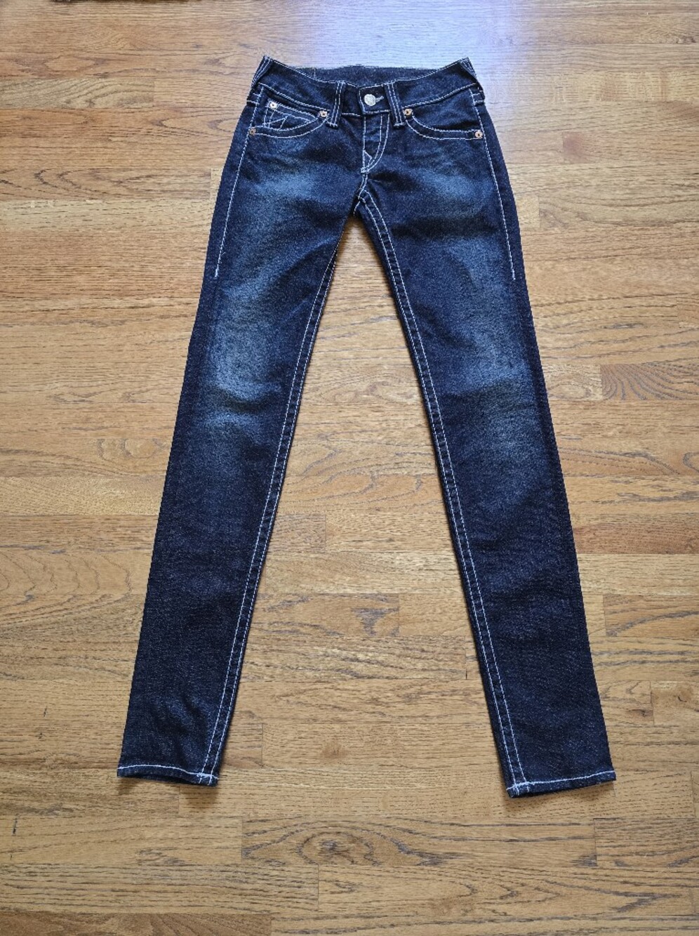 True Religion Women’s Dark Wash Skinny Jeans Size 27